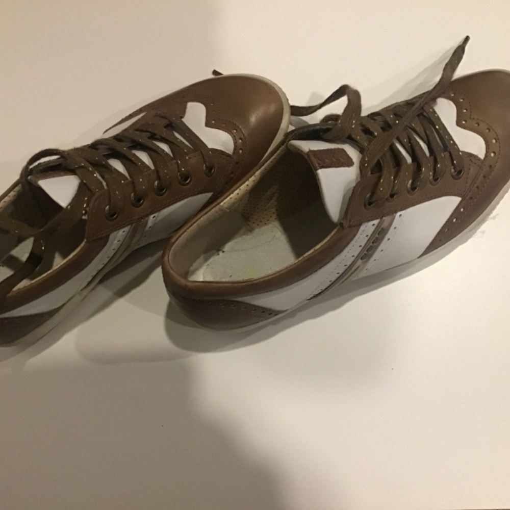 Sneakers - Picture 8 of 8